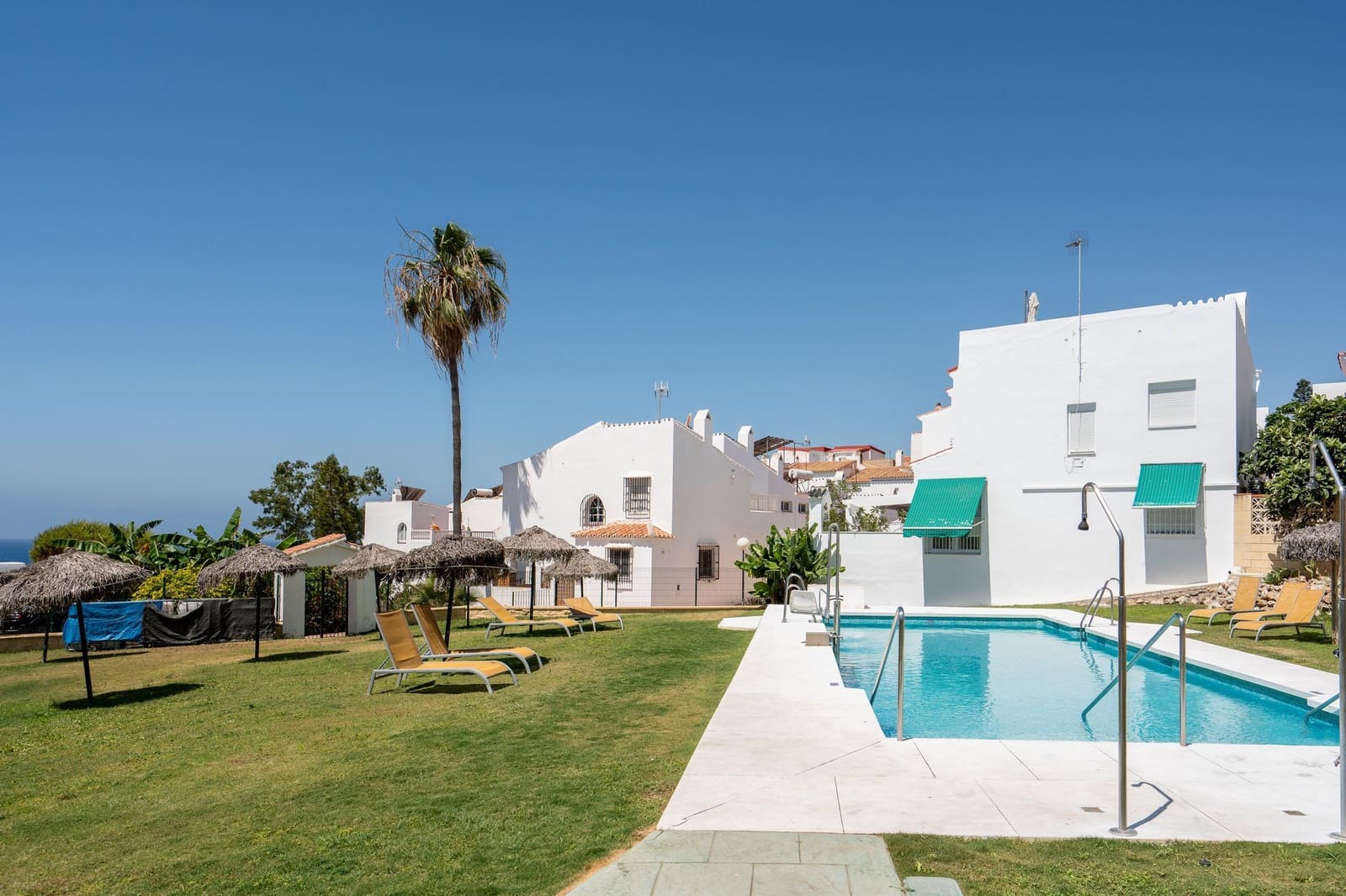 3 soveværelse Byhus til salg i Rincon de la Victoria med swimmingpool - € 499.000 (Ref: 9941264)