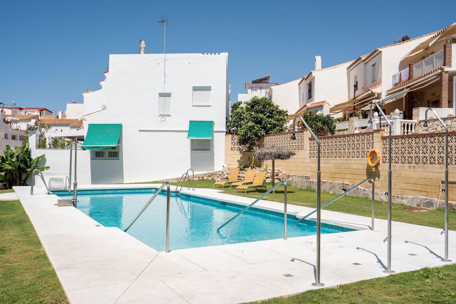 3 soveværelse Byhus til salg i Rincon de la Victoria med swimmingpool - € 499.000 (Ref: 9941264)