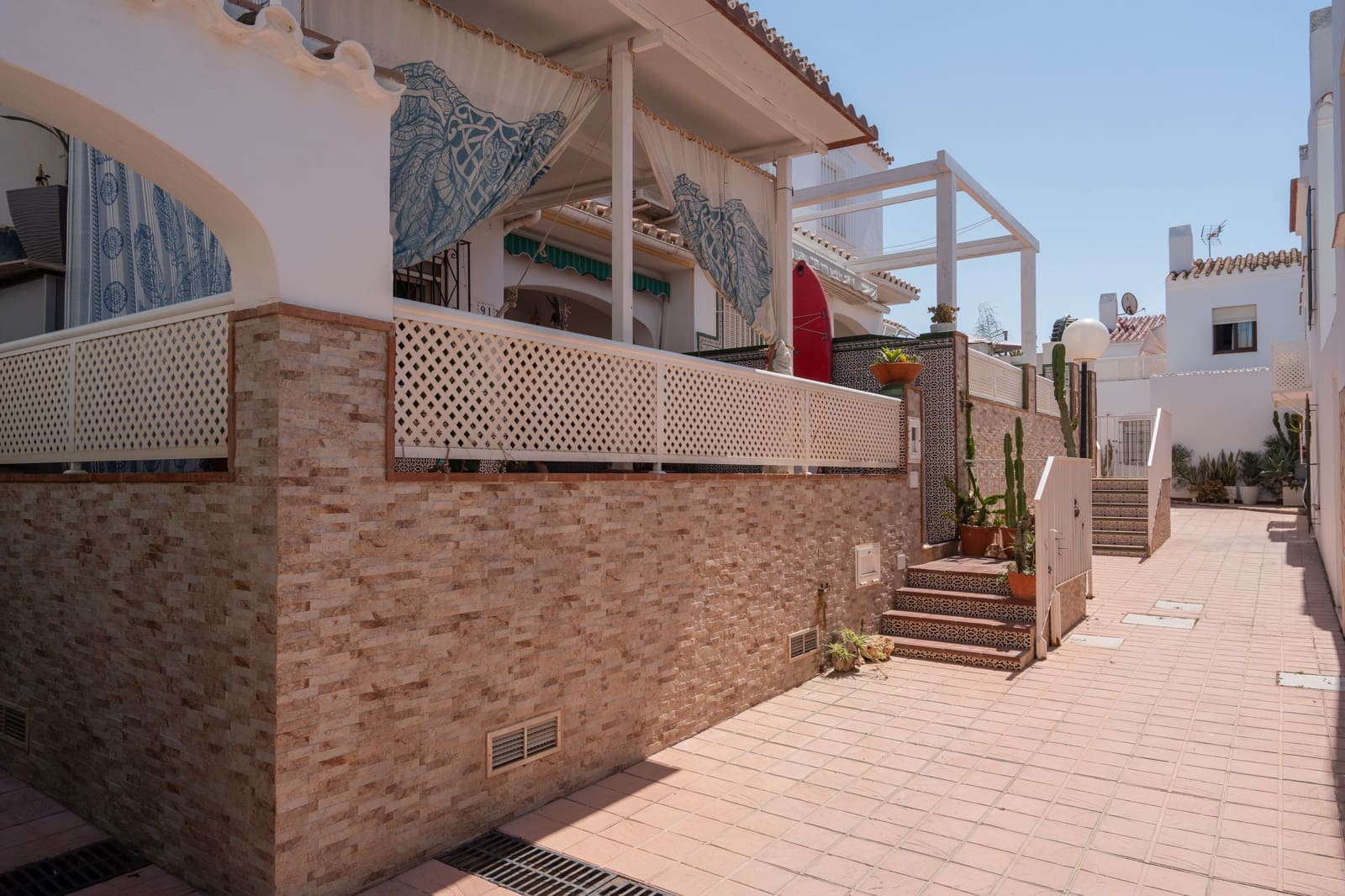 3 soveværelse Byhus til salg i Rincon de la Victoria med swimmingpool - € 499.000 (Ref: 9941264)