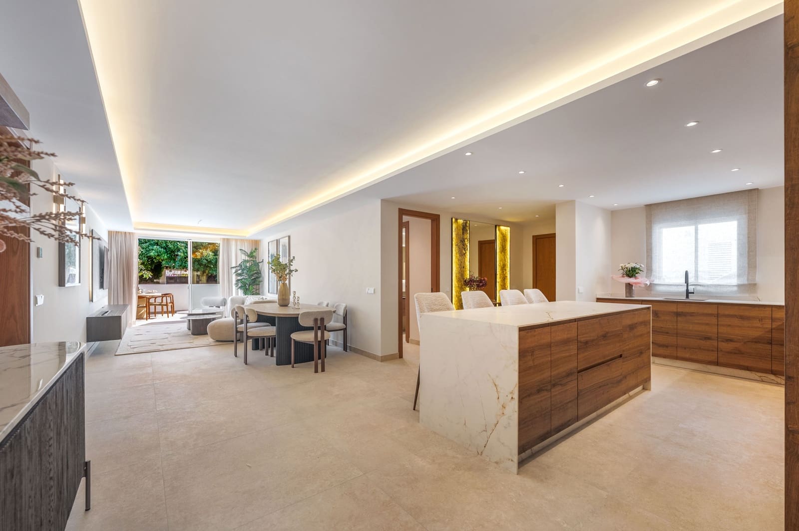3 soveværelse Lejlighed til salg i Marbella med swimmingpool - € 1.595.000 (Ref: 9943839)