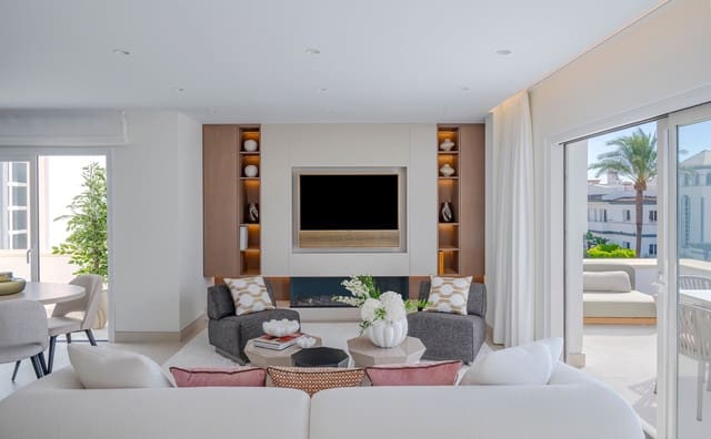 3 Zimmer Penthouse zu verkaufen in El Velerín, Estepona - 2.495.000 € (Ref: 9943843)