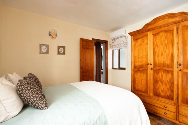 4 quarto Casa em Banda para venda em La Herradura, Almuñécar - 335 000 € (Ref: 9949123)