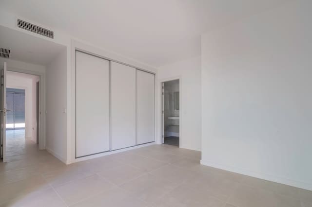 3 soverom Leilighet til salgs i Zona Puerto Deportivo, Fuengirola med svømmebasseng - € 695 000 (Ref: 9953433)