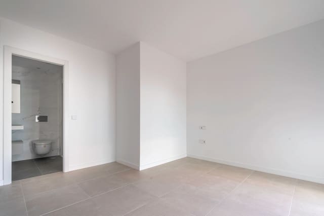 3 soverom Leilighet til salgs i Zona Puerto Deportivo, Fuengirola med svømmebasseng - € 695 000 (Ref: 9953433)