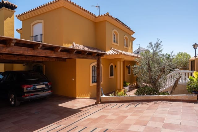 5 bedroom Villa for sale in Mijas Costa, Mijas with pool - € 1,060,000 (Ref: 9958271)