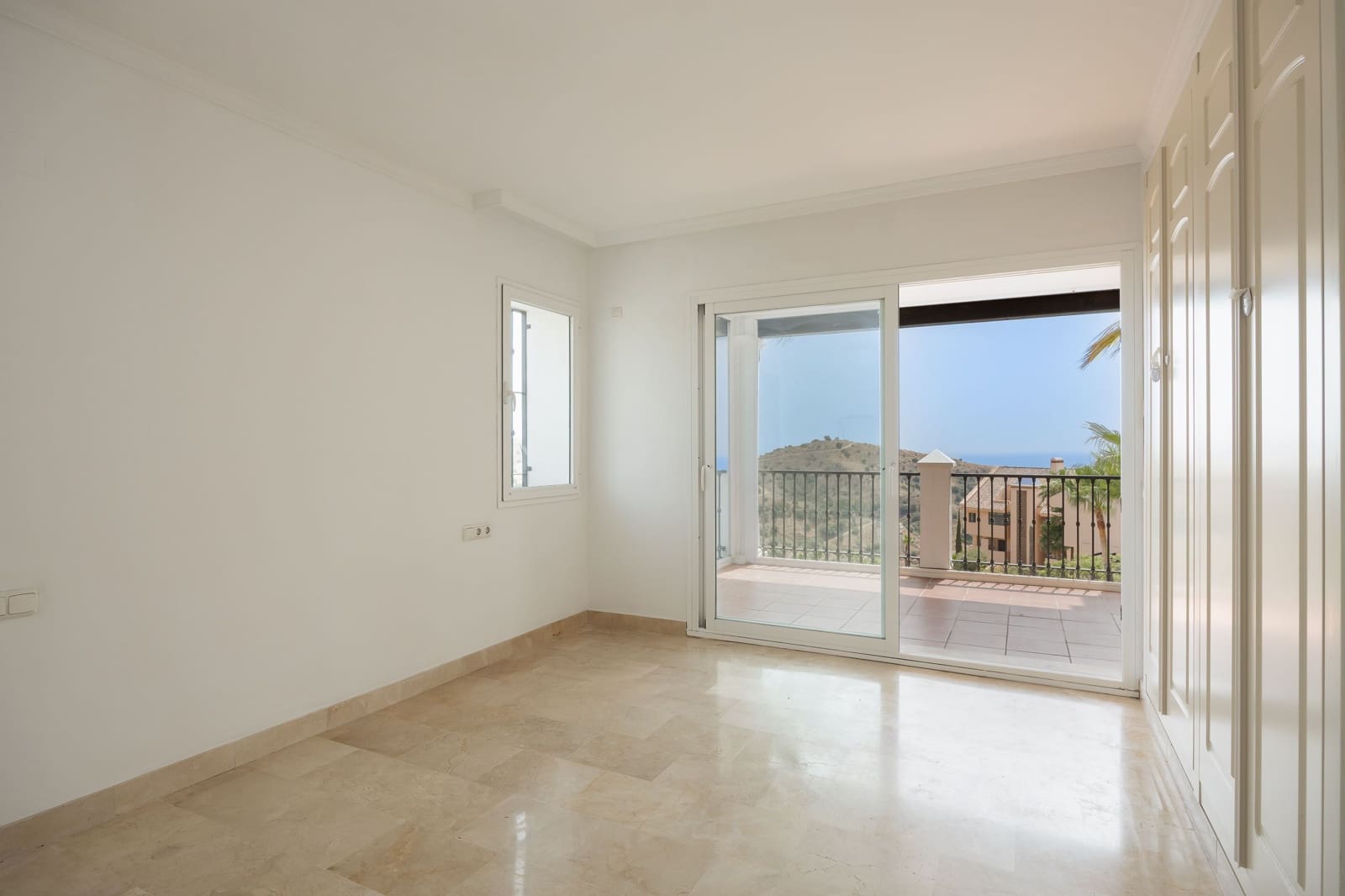 Apartamento de 2 habitaciones en Mijas Costa en venta con piscina garaje - 370.000 € (Ref: 9961159)