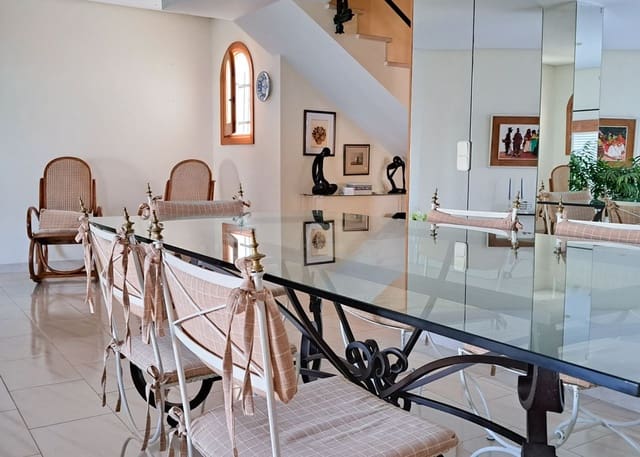 4 bedroom Apartment for rent in Santa Ponsa, Calvià with garage - € 2,900 (Ref: 9965883)