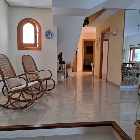 4 bedroom Apartment for rent in Santa Ponsa, Calvià with garage - € 2,900 (Ref: 9965883)