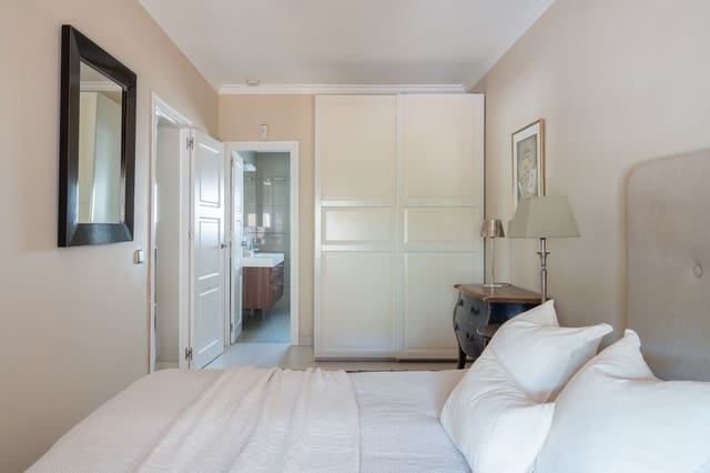 2 bedroom Apartment for sale in Nueva Andalucía Centro, Marbella with pool garage - € 680,000 (Ref: 9966885)