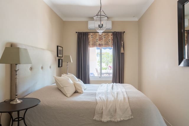 2 soveværelse Lejlighed til salg i Nueva Andalucía Centro, Marbella med swimmingpool - € 680.000 (Ref: 9966885)