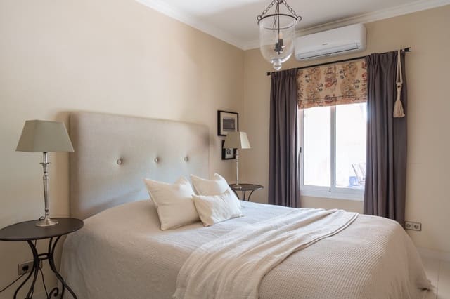 2 soveværelse Lejlighed til salg i Nueva Andalucía Centro, Marbella med swimmingpool - € 680.000 (Ref: 9966885)