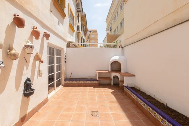 4 slaapkamer Huis te koop in Camino de Antequera, Málaga stad - € 449.000 (Ref: 9969321)