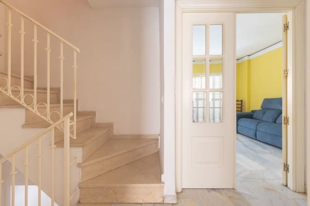 4 slaapkamer Huis te koop in Camino de Antequera, Málaga stad - € 449.000 (Ref: 9969321)