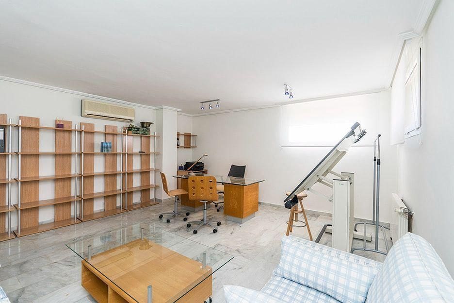 4 bedroom Townhouse for rent in Marbella with pool garage - € 4,000 (Ref: 9972342)