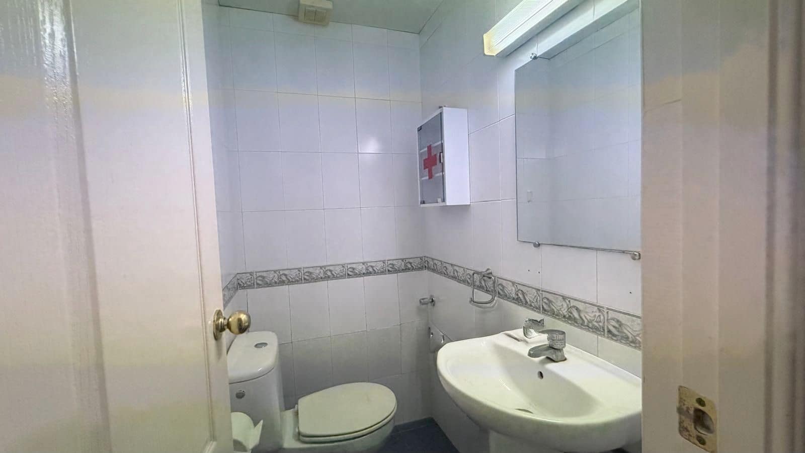 Yritys vuokrattavana paikassa Nerja - 680 € (Ref: 9974443)