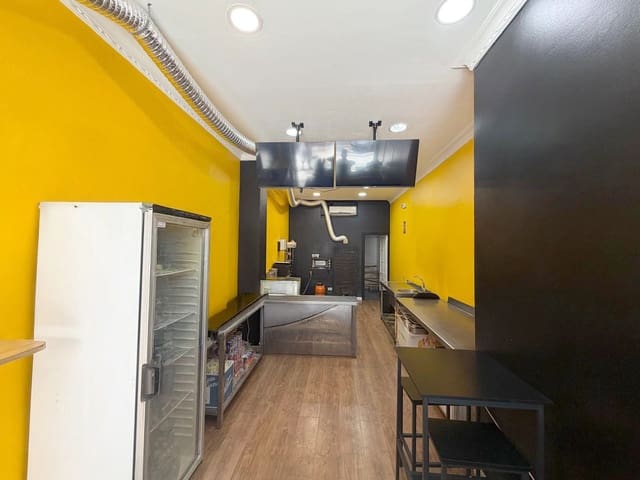 Yritys vuokrattavana paikassa Centro, Nerja - 680 € (Ref: 9974443)