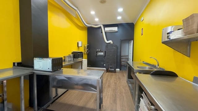 Yritys vuokrattavana paikassa Centro, Nerja - 680 € (Ref: 9974443)