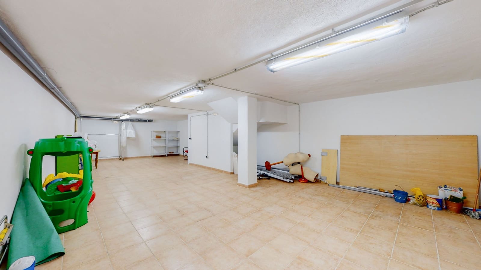 Erhverv til leje i Cartama - € 700 (Ref: 9974444)
