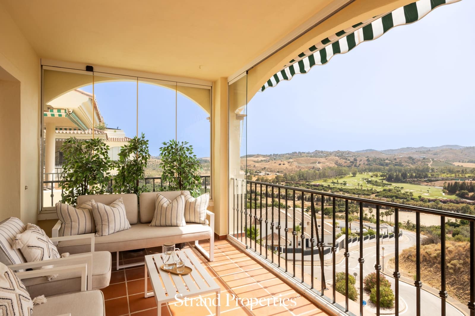 Apartamento de 2 habitaciones en Mijas Costa en venta con piscina - 319.000 € (Ref: 9981679)