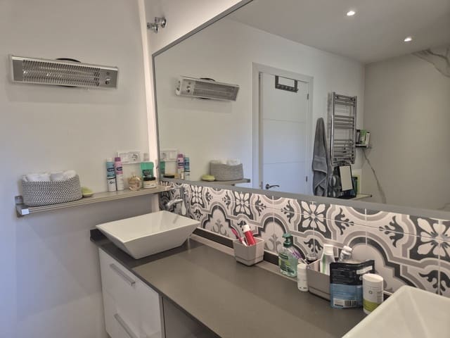 3 soveværelse Lejlighed til salg i Los Pacos, Fuengirola med swimmingpool - € 498.000 (Ref: 9984001)