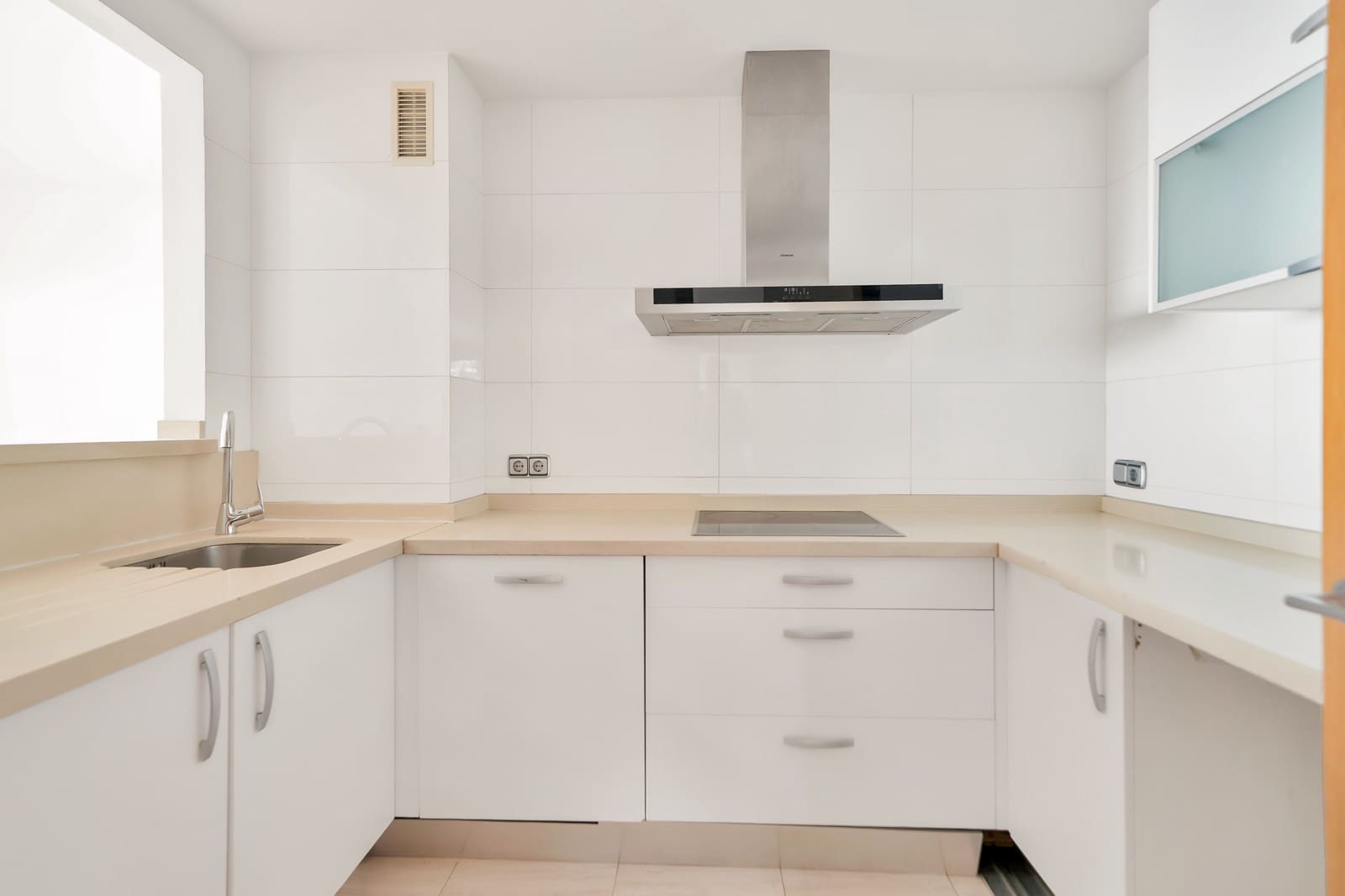 3 soveværelse Lejlighed til salg i Benalmadena med swimmingpool garage - € 698.250 (Ref: 9984002)