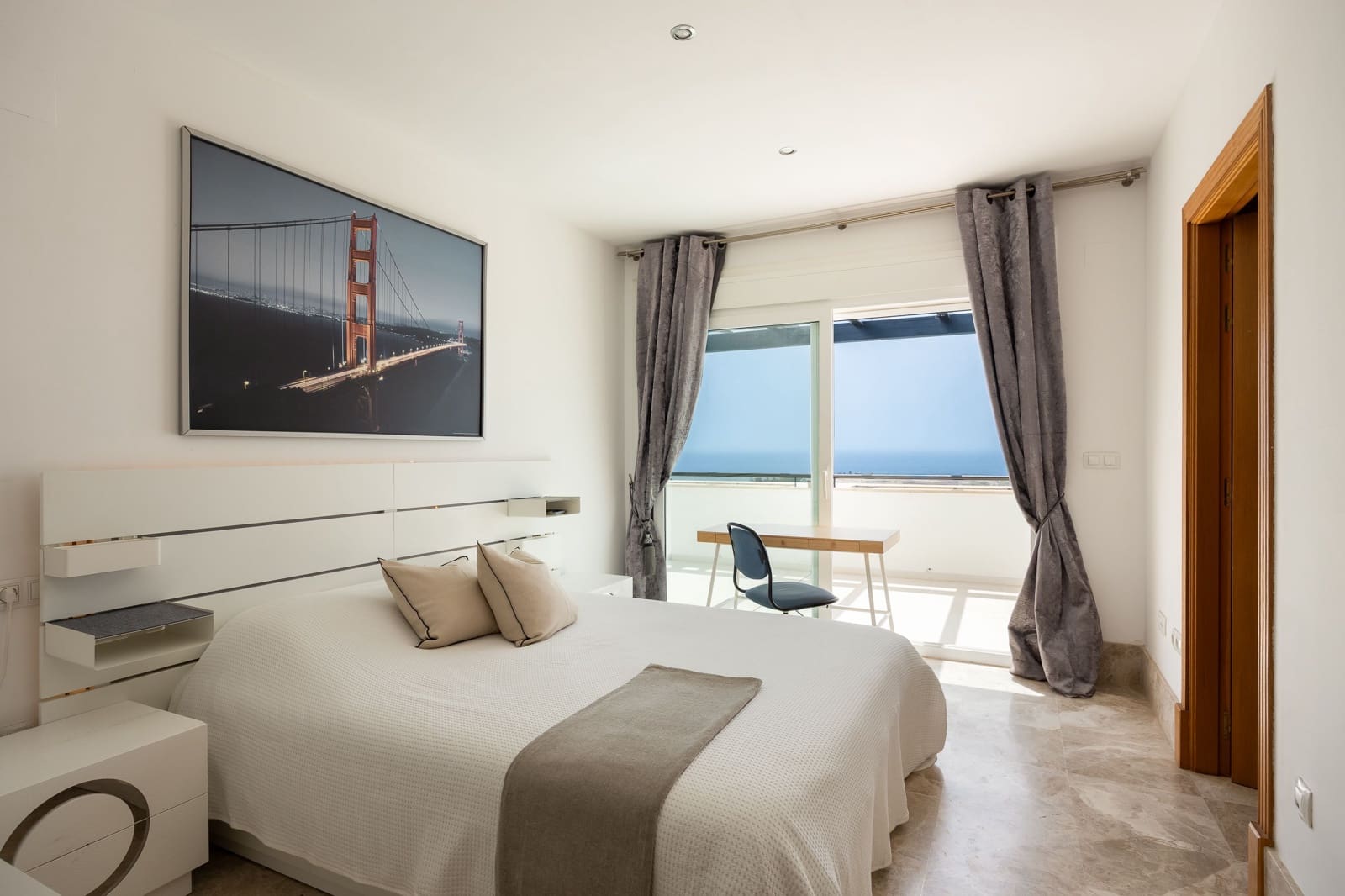 4 sypialnia Willa na sprzedaż w Marbella z basenem - 1 500 000 € (Ref: 9986236)