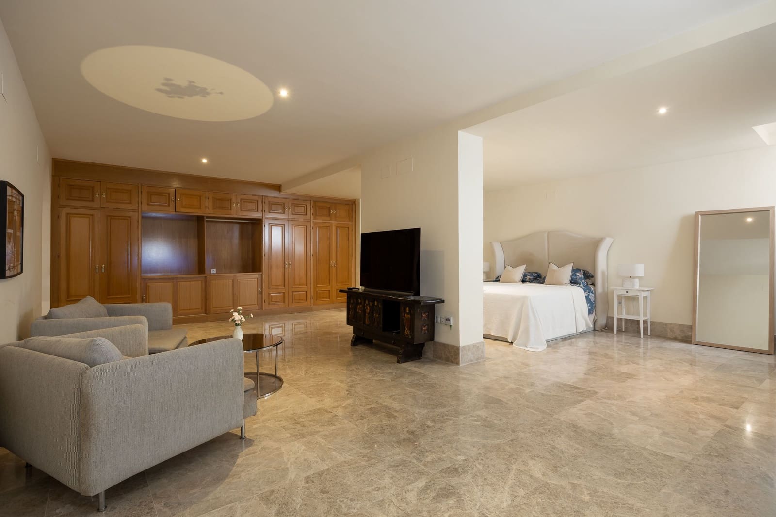 4 sypialnia Willa na sprzedaż w Marbella z basenem - 1 500 000 € (Ref: 9986236)