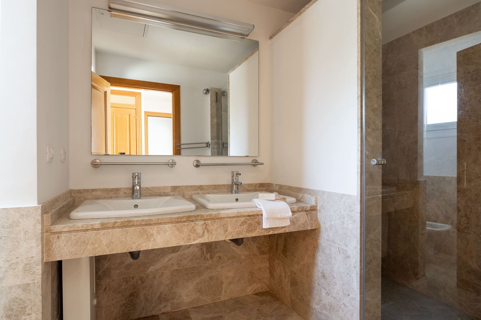 4 sypialnia Willa na sprzedaż w Marbella z basenem - 1 500 000 € (Ref: 9986236)