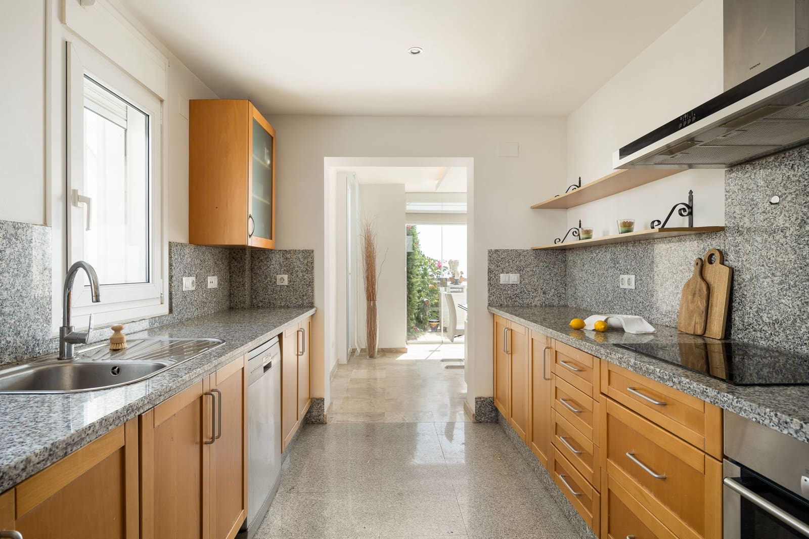4 sypialnia Willa na sprzedaż w Marbella z basenem - 1 500 000 € (Ref: 9986236)