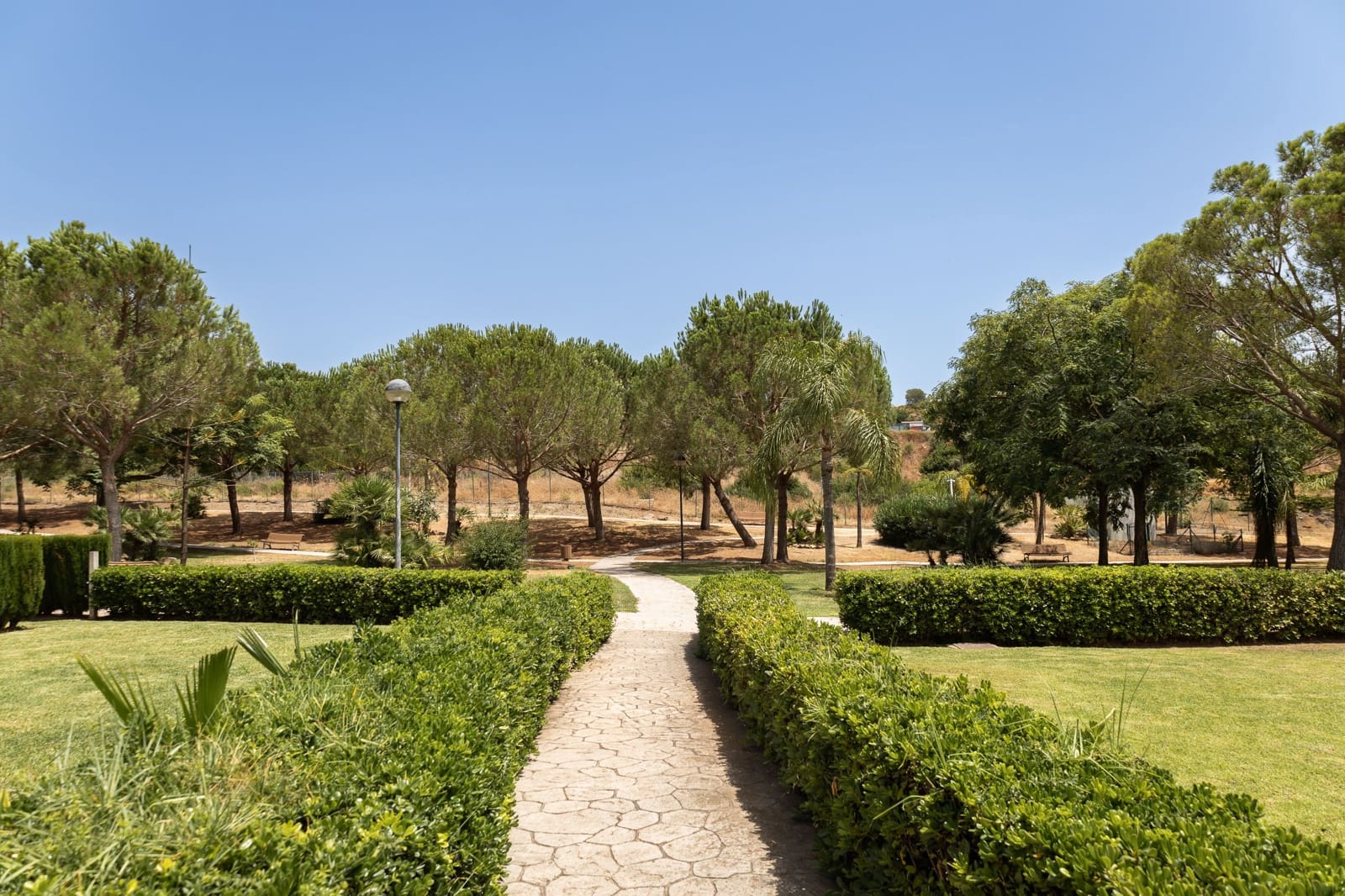 4 sypialnia Willa na sprzedaż w Marbella z basenem - 1 500 000 € (Ref: 9986236)