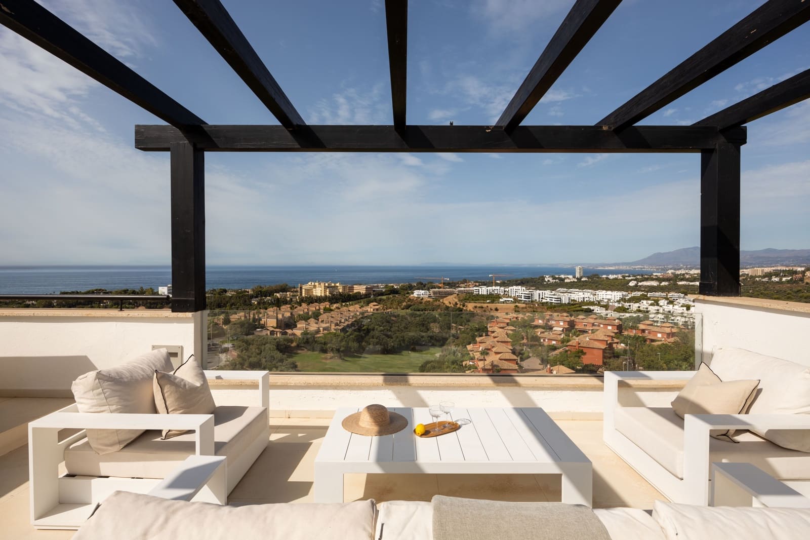 3 sypialnia Willa na sprzedaż w Marbella z basenem garażem - 1 600 000 € (Ref: 9986236)
