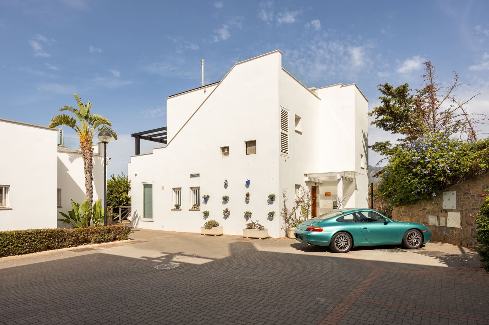 3 sypialnia Willa na sprzedaż w Marbella z basenem garażem - 1 600 000 € (Ref: 9986236)