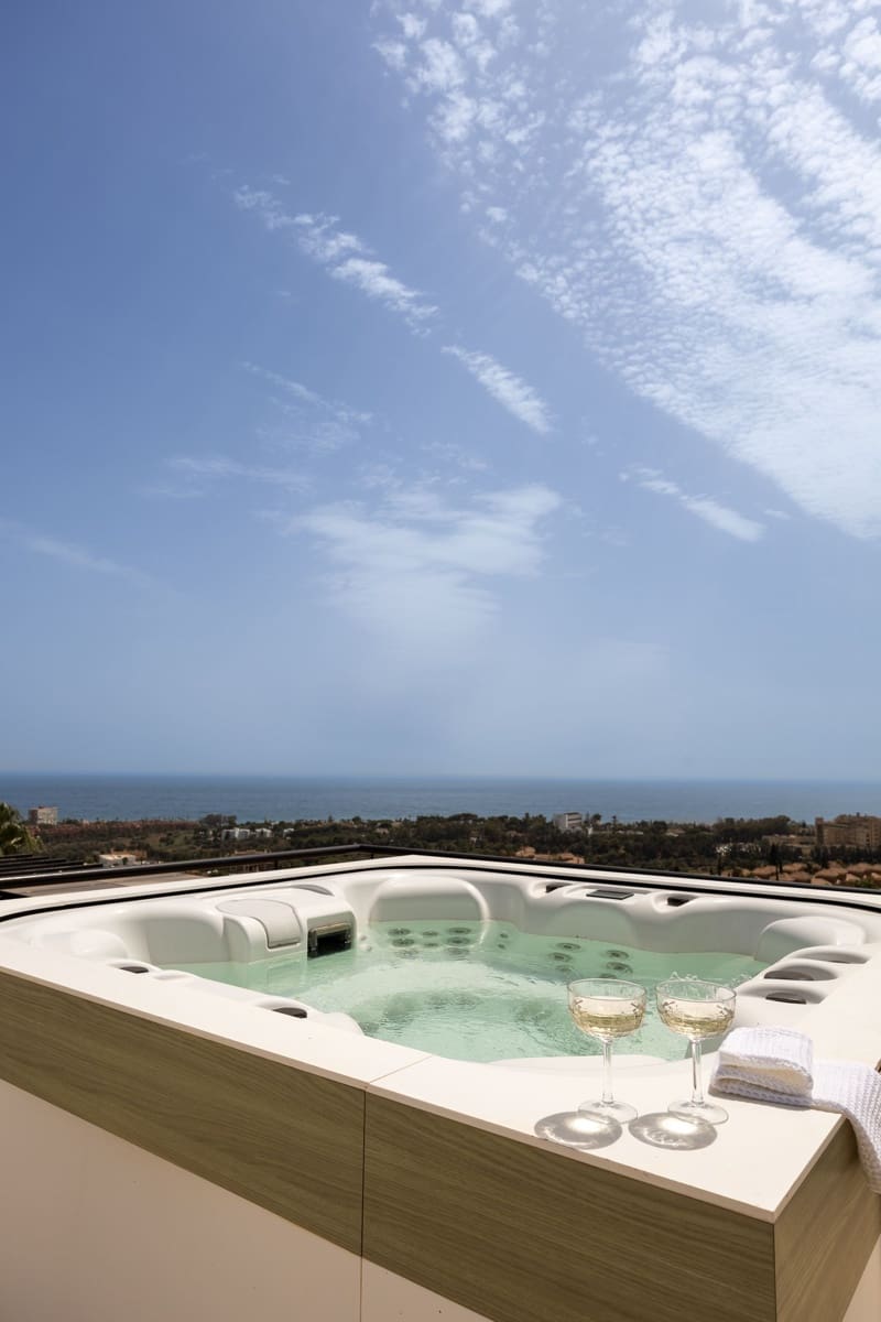 3 soverom Villa til salgs i Marbella med svømmebasseng garasje - € 1 495 000 (Ref: 9986236)