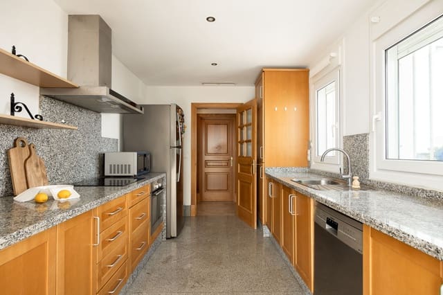 3 chambre Villa/Maison à vendre à Santa Clara, Marbella avec piscine garage - 1 600 000 € (Ref: 9986236)