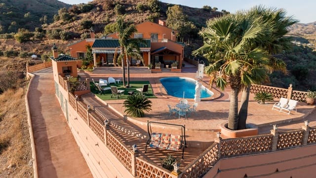 5 chambre Finca/Maison de Campagne à vendre à Almogía avec piscine garage - 989 000 € (Ref: 9996038)