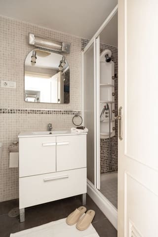 3 slaapkamer Flat te koop in Ciudad Jardín, Málaga stad - € 220.000 (Ref: 9996205)