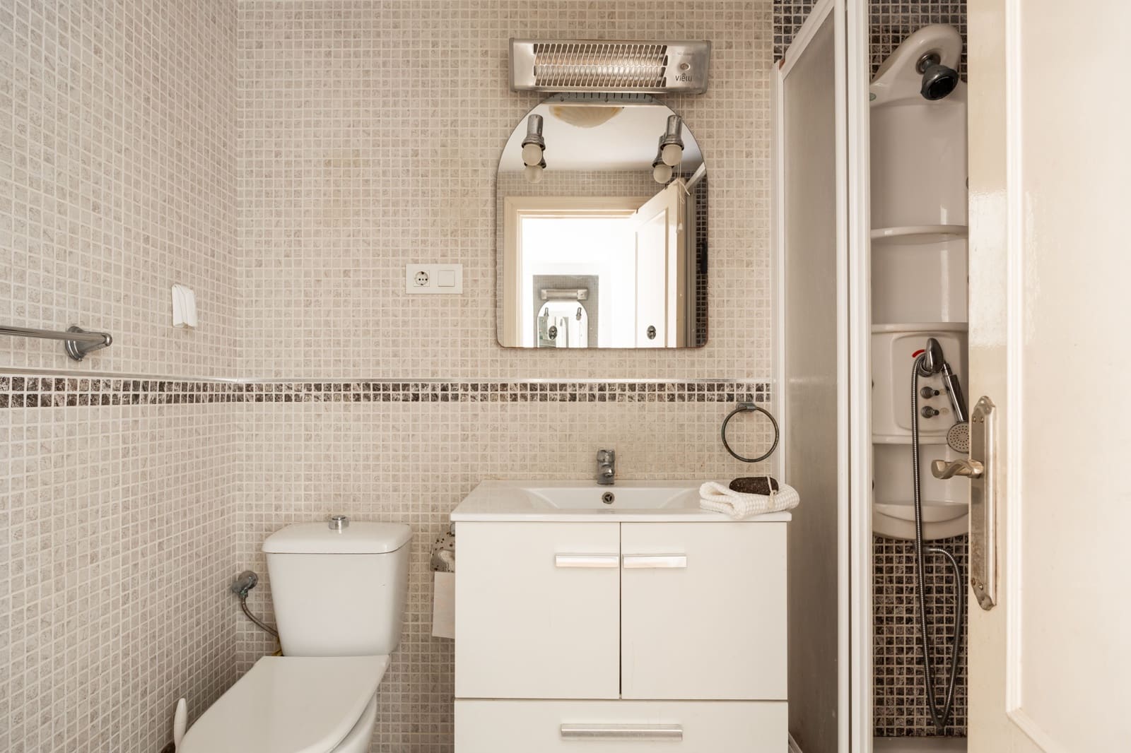 3 slaapkamer Flat te koop in Malaga stad - € 220.000 (Ref: 9996205)
