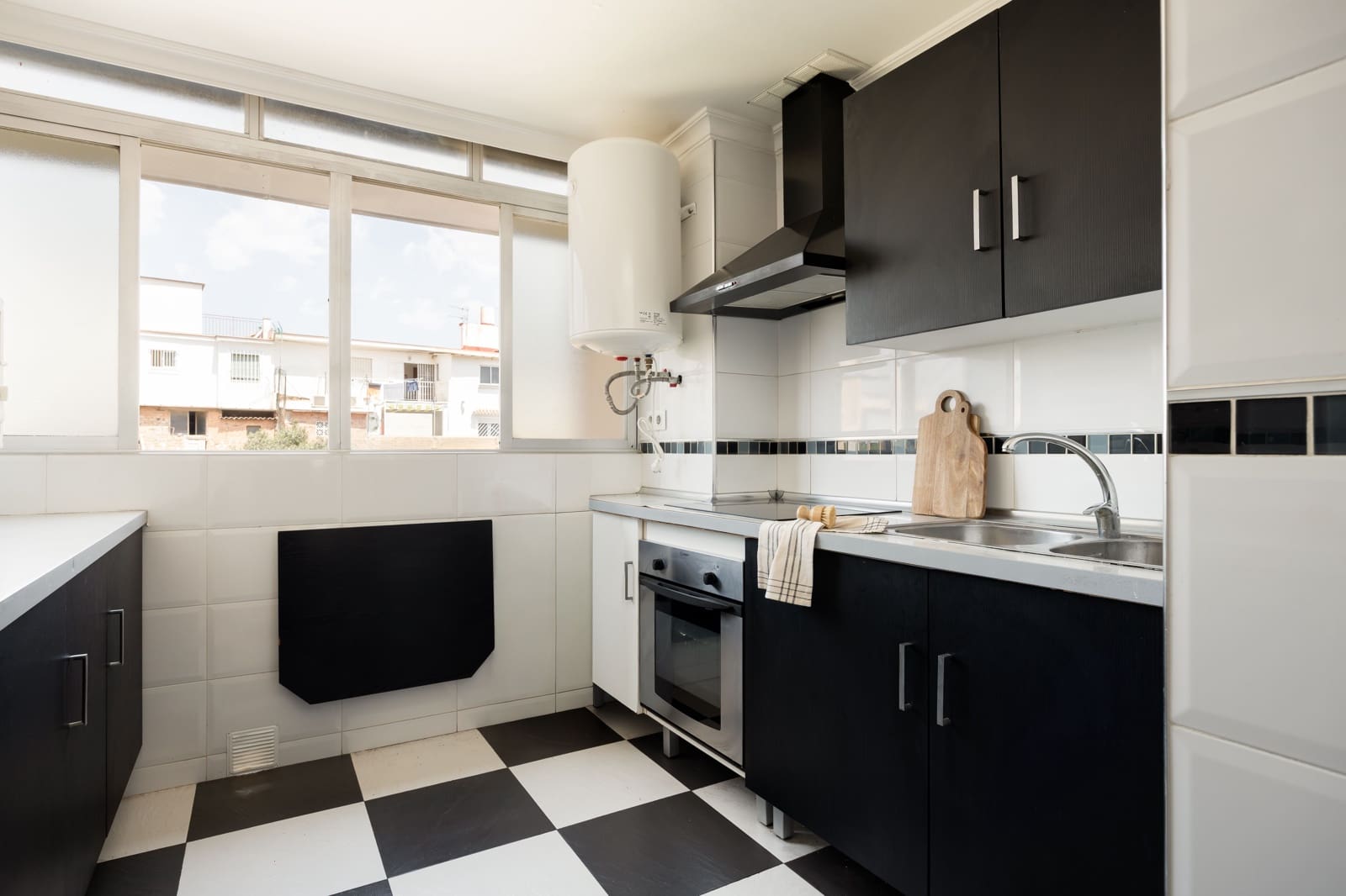 3 slaapkamer Flat te koop in Malaga stad - € 220.000 (Ref: 9996205)