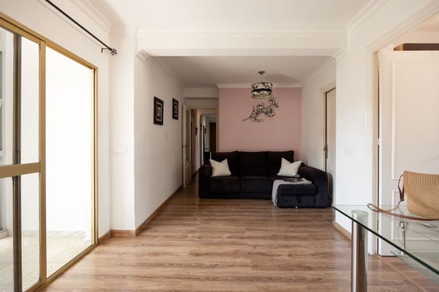 3 slaapkamer Flat te koop in Ciudad Jardín, Málaga stad - € 220.000 (Ref: 9996205)