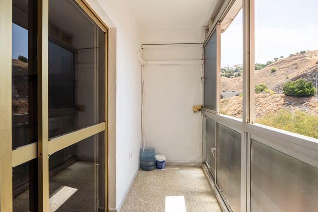 3 slaapkamer Flat te koop in Ciudad Jardín, Málaga stad - € 220.000 (Ref: 9996205)