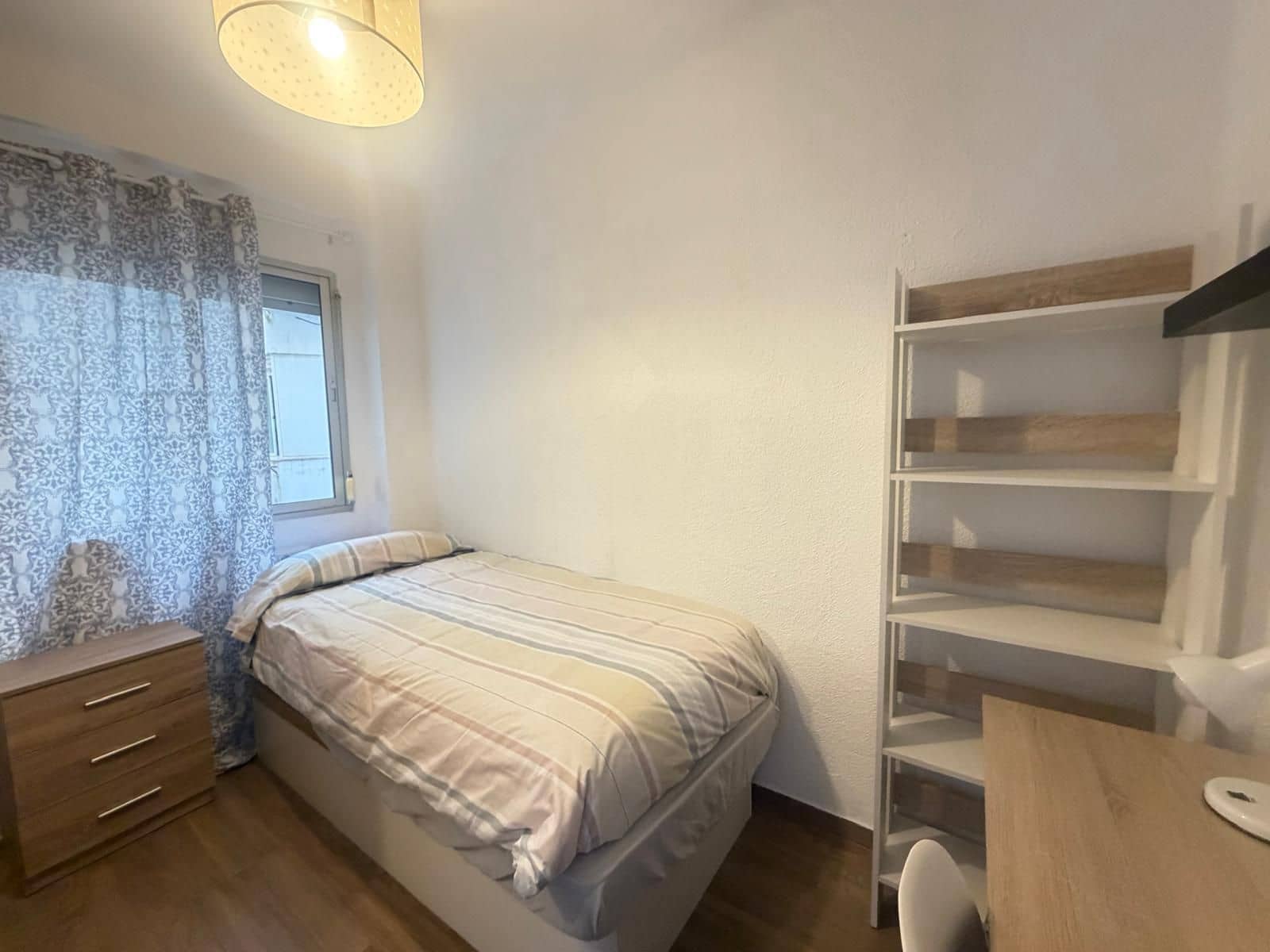 Appartement à louer à Malaga ville - 1 400 € (Ref: 9996415)