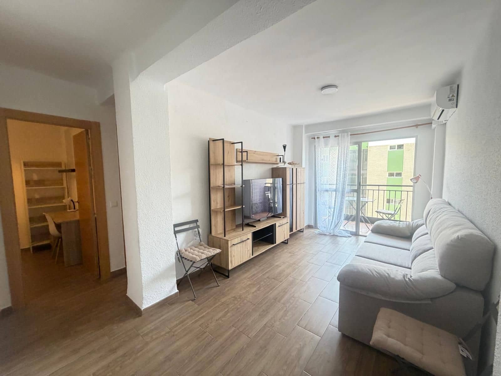 Appartement à louer à Malaga ville - 1 400 € (Ref: 9996415)