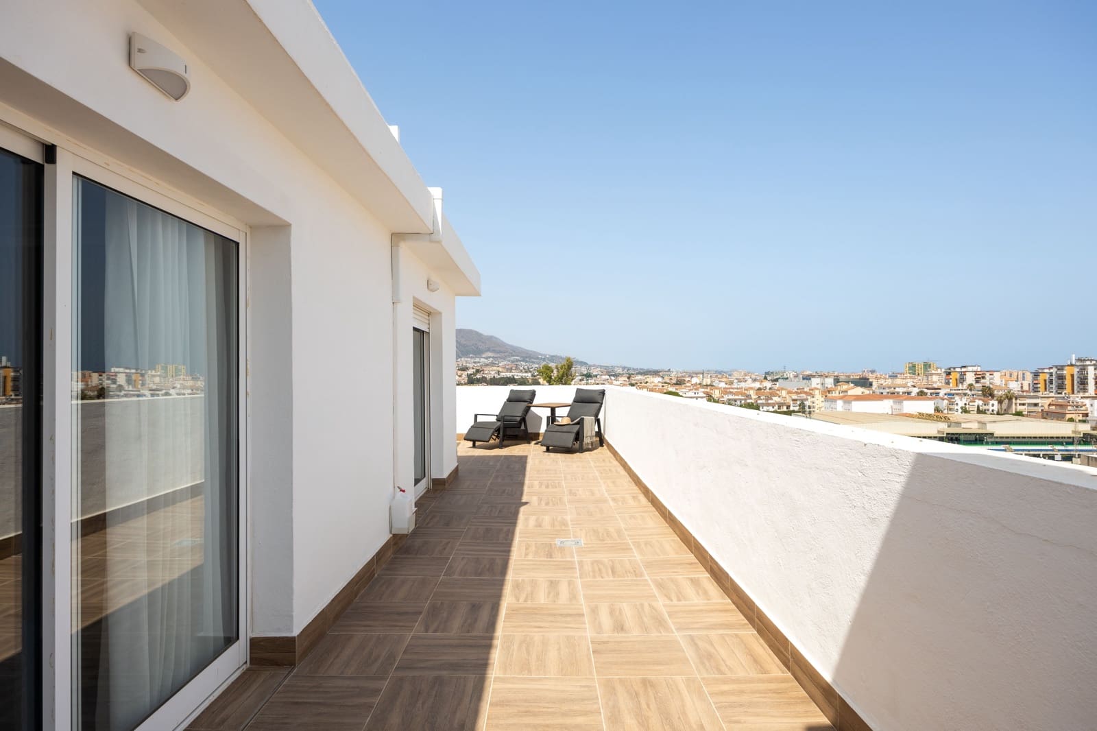 3 sypialnia Penthouse na sprzedaż w Mijas Costa z basenem garażem - 540 000 € (Ref: 9998058)