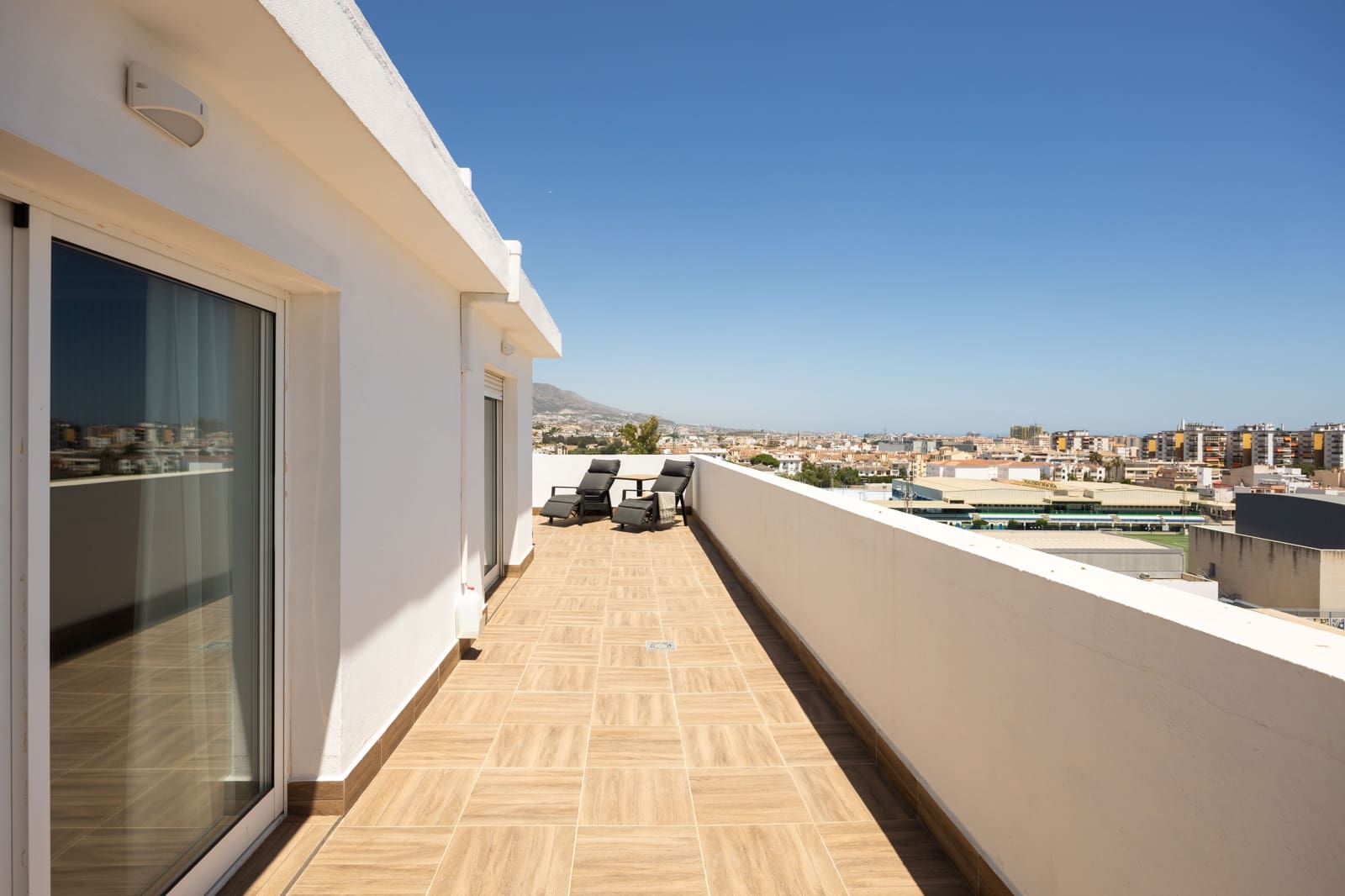 3 sypialnia Penthouse na sprzedaż w Mijas Costa z basenem garażem - 540 000 € (Ref: 9998058)