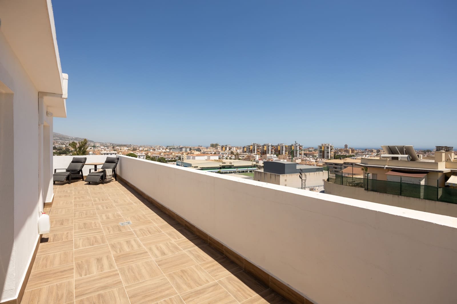 3 sypialnia Penthouse na sprzedaż w Mijas Costa z basenem garażem - 540 000 € (Ref: 9998058)