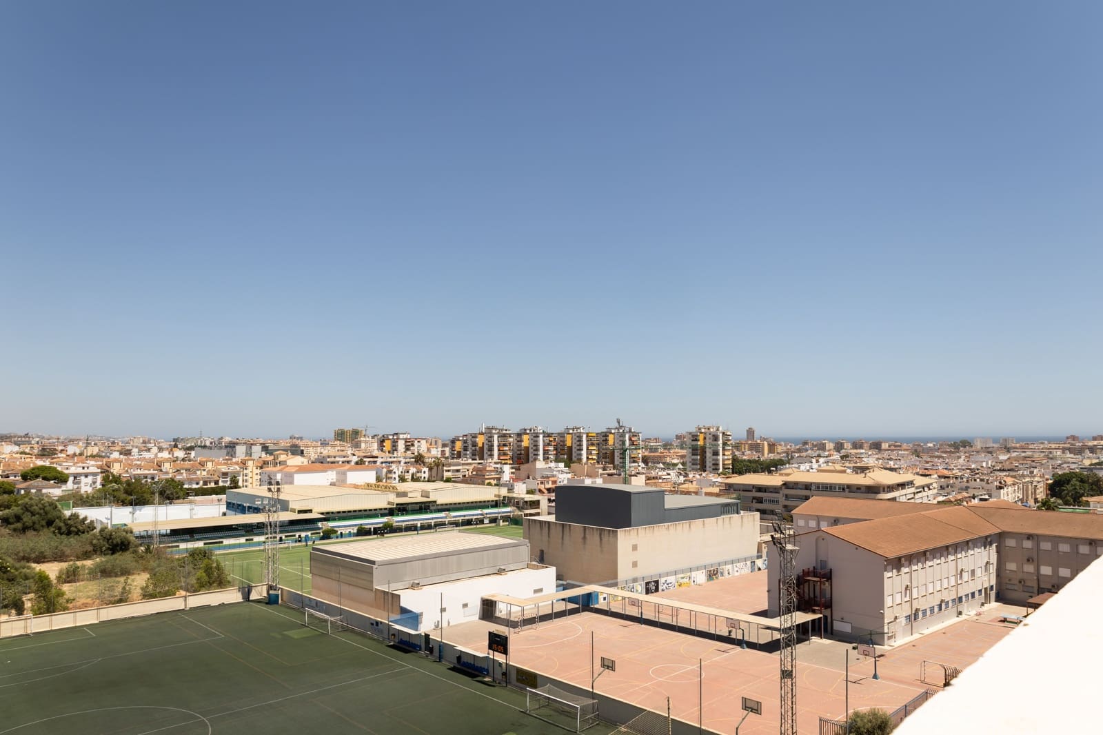 3 sypialnia Penthouse na sprzedaż w Mijas Costa z basenem garażem - 540 000 € (Ref: 9998058)