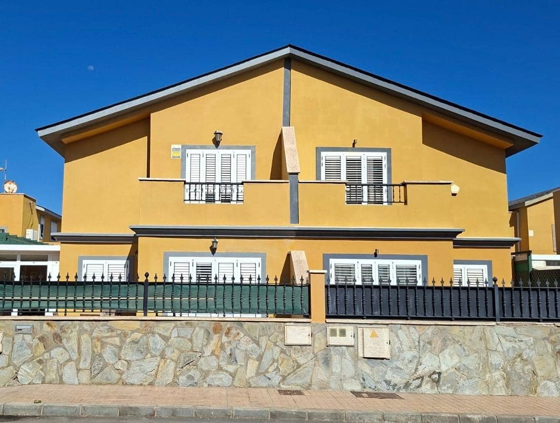 3 makuuhuone Rivitalo myytävänä paikassa San Bartolome de Tirajana mukana 
autotalli - 348 000 € (Ref: 10049385)