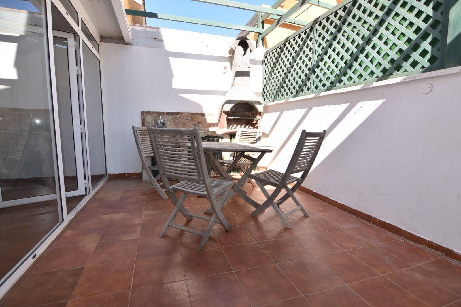 3 makuuhuone Rivitalo myytävänä paikassa San Bartolome de Tirajana mukana 
autotalli - 348 000 € (Ref: 10049385)