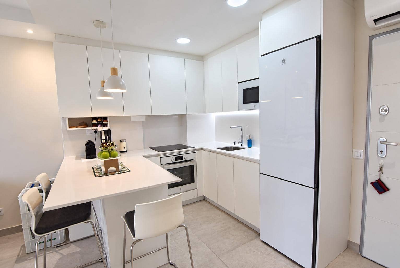 1 bedroom Apartment for rent in Playa del Ingles with pool - € 1,400 (Ref: 10157721)