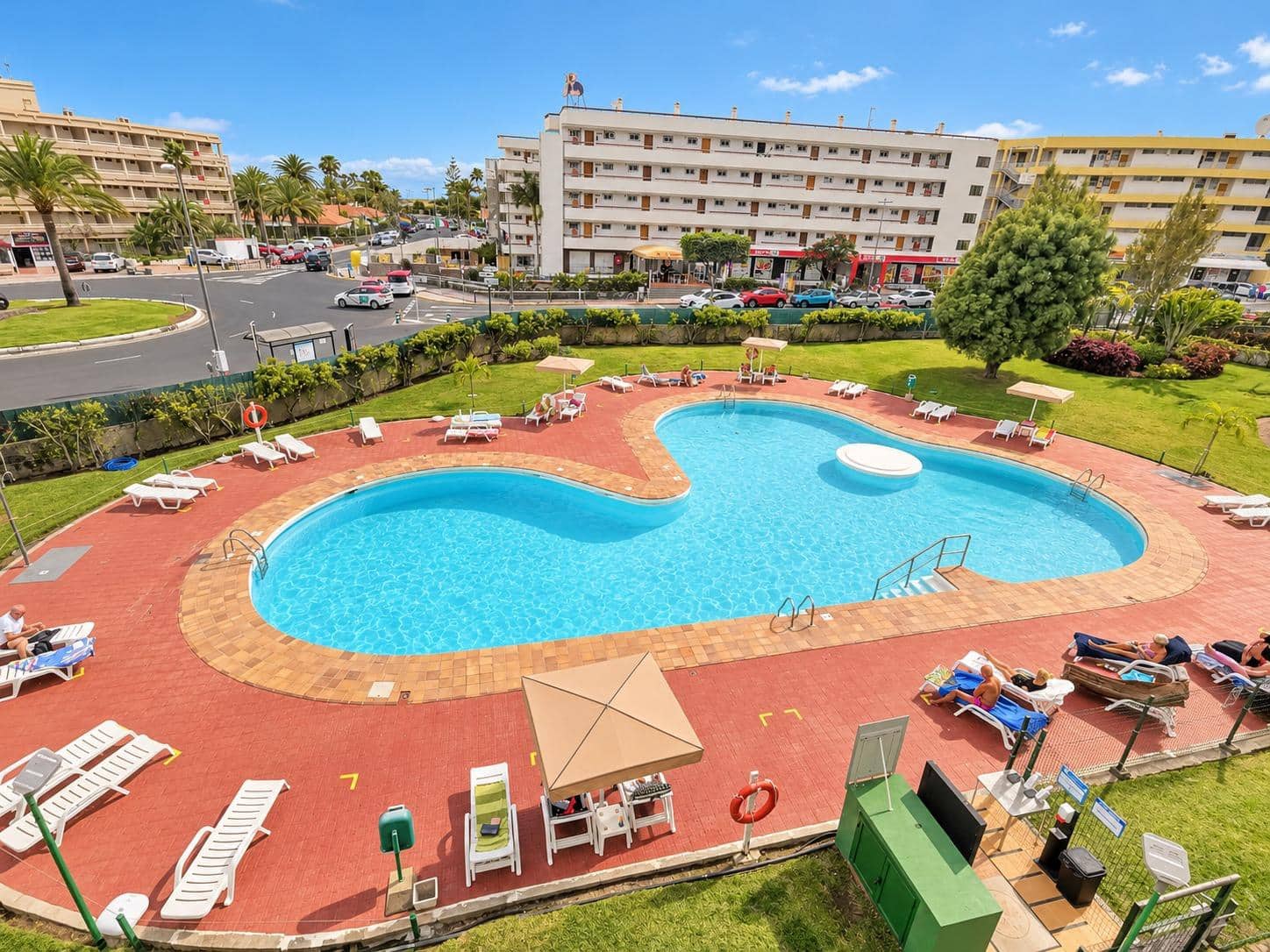 1 bedroom Apartment for rent in Playa del Ingles with pool - € 1,400 (Ref: 10157721)